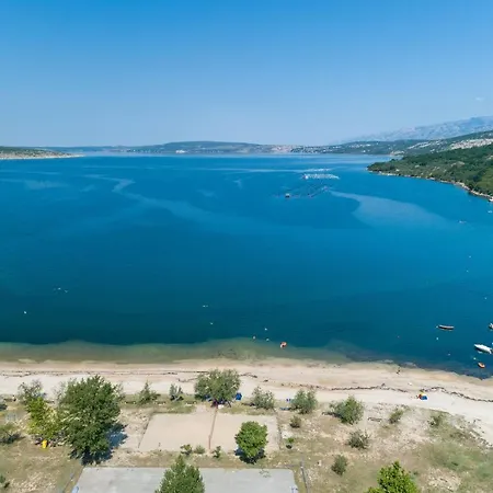 Dom wakacyjny House House Kata Obrovac
